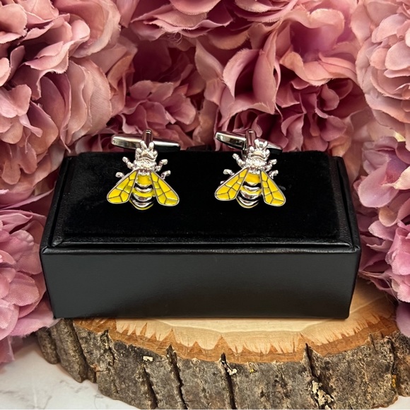 Black and Yellow Bumblebee Cufflinks - Picture 2 of 15